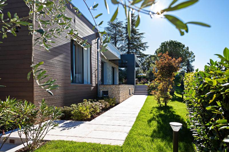 LUXURY VILLA ORIZZONTI - Regarda Travel - image 3