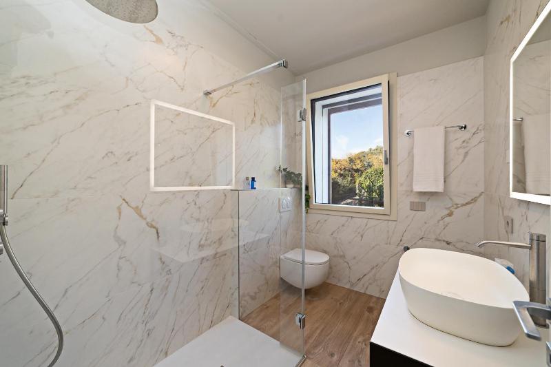 LUXURY VILLA ORIZZONTI - Regarda Travel - image 15