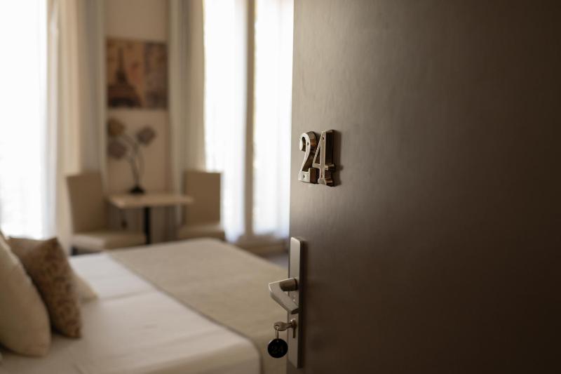 Superior King or Twin Room image 2