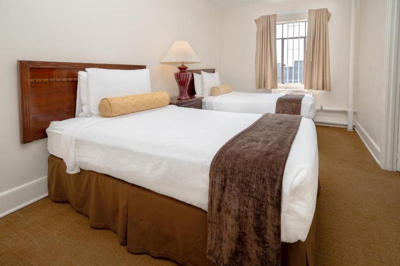 Twin Suite with Two Twin Beds (No Air-Conditioning) image 2