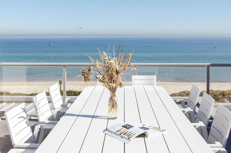 Bonbeach Bliss - Contemporary Waterfront Living Images