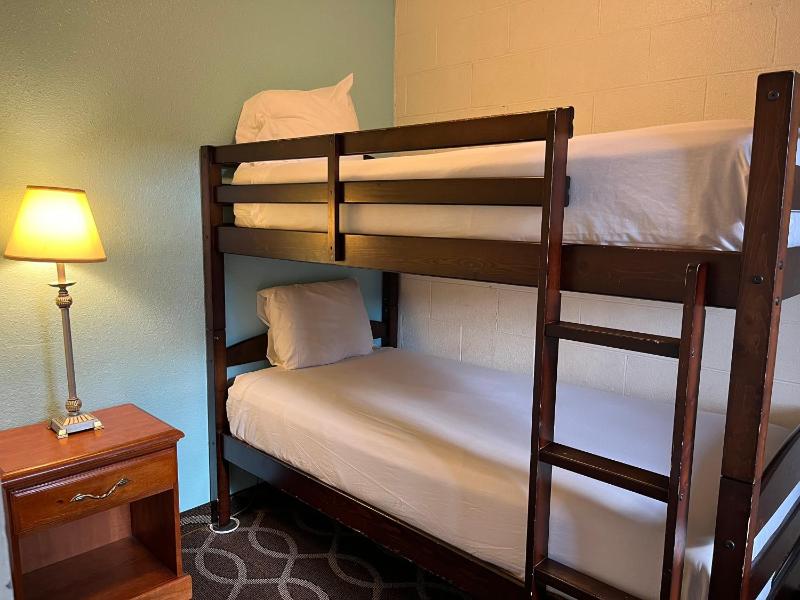 Queen Suite image 3