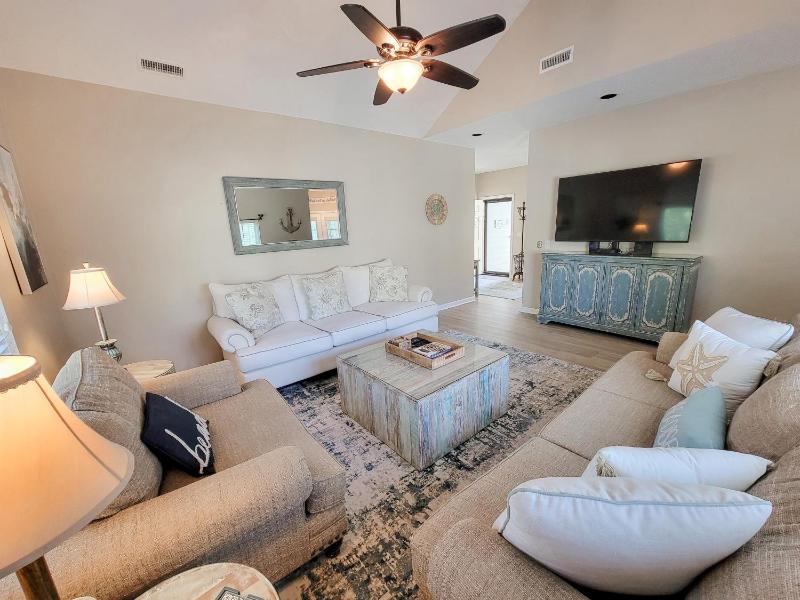 3H Canterbury Court villa - image 1