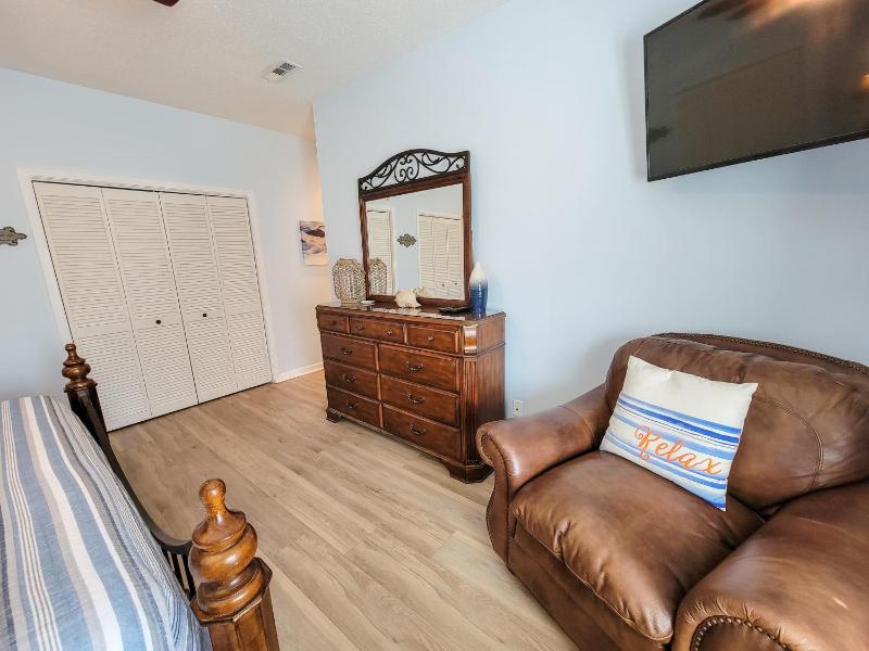 3H Canterbury Court villa - image 15
