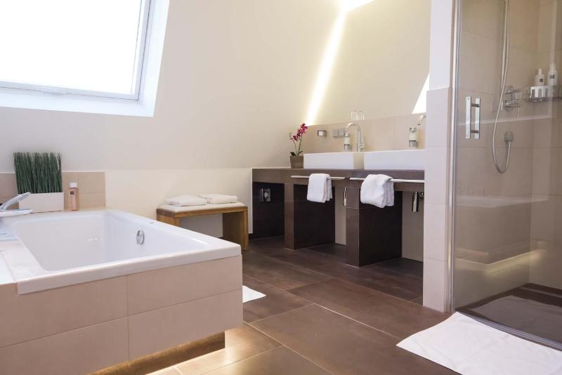 Superior Suite image 2