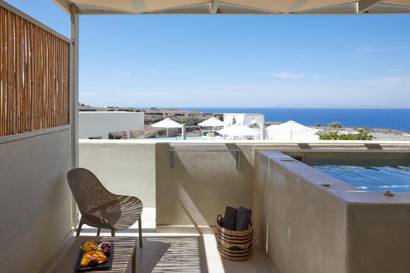Adorno Oia - image 39