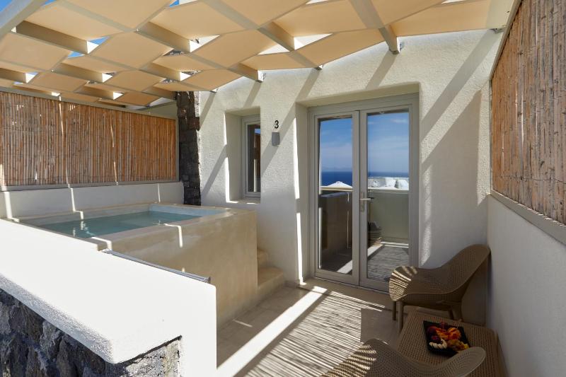 Adorno Oia - image 4