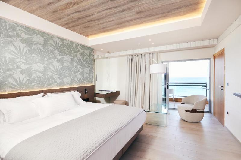 Junior Suite with Sea View image 3