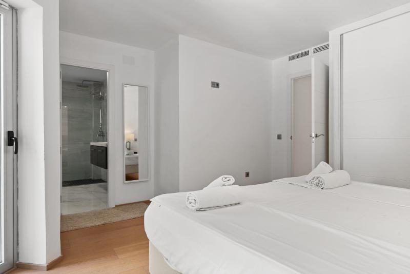 Elegant apartment by Costarentals - Ref 236 - image 15