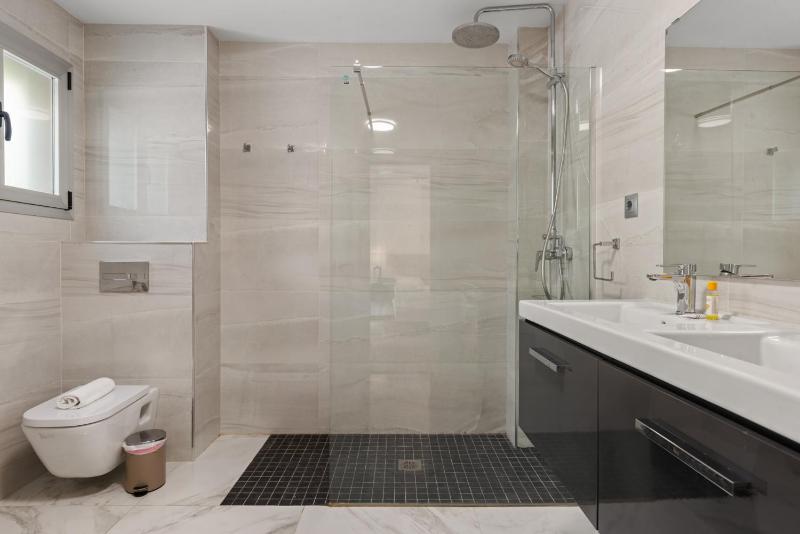 Elegant apartment by Costarentals - Ref 236 - image 7