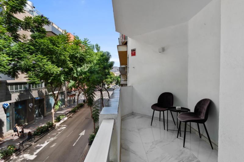 Elegant apartment by Costarentals - Ref 236 - image 3
