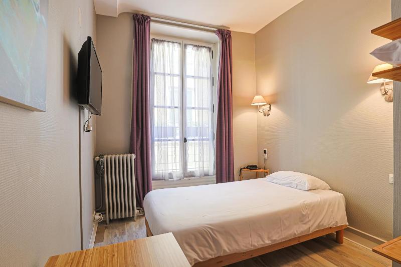 Single Room with Shower image 1