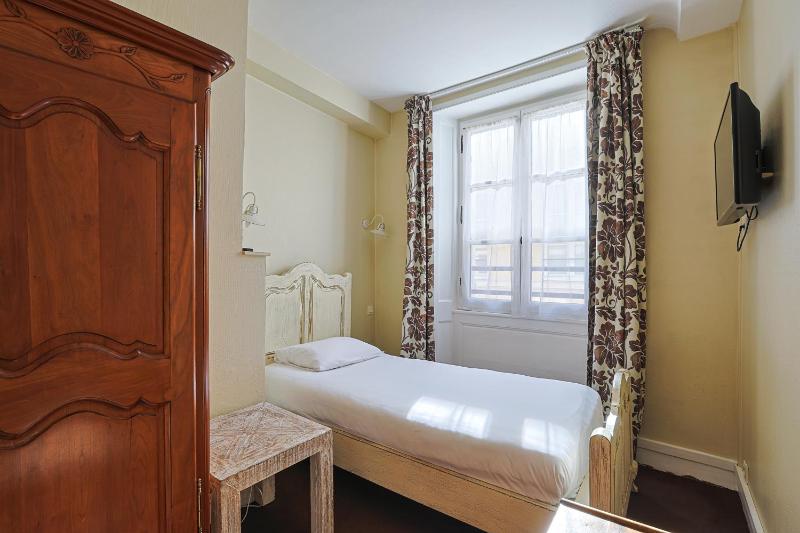 Single Room with Shower image 4