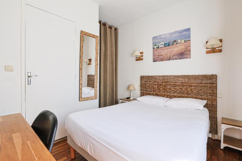 Standard Double Room image 1