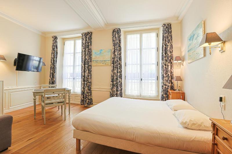Deluxe Double Room with Shower image 1