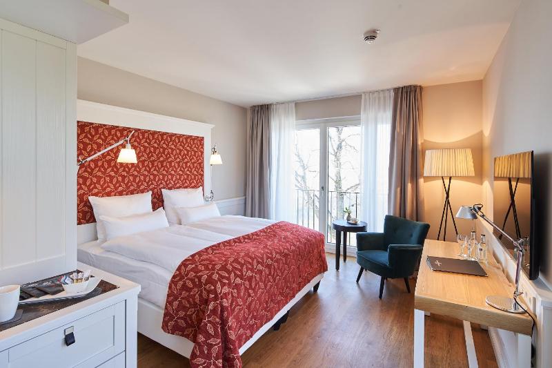 Superior Double or Twin Room with City View image 3