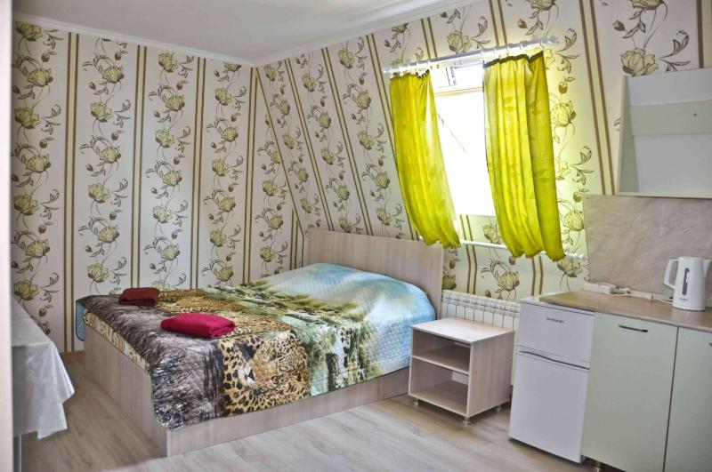 Triple Room with Kitchenette image 1