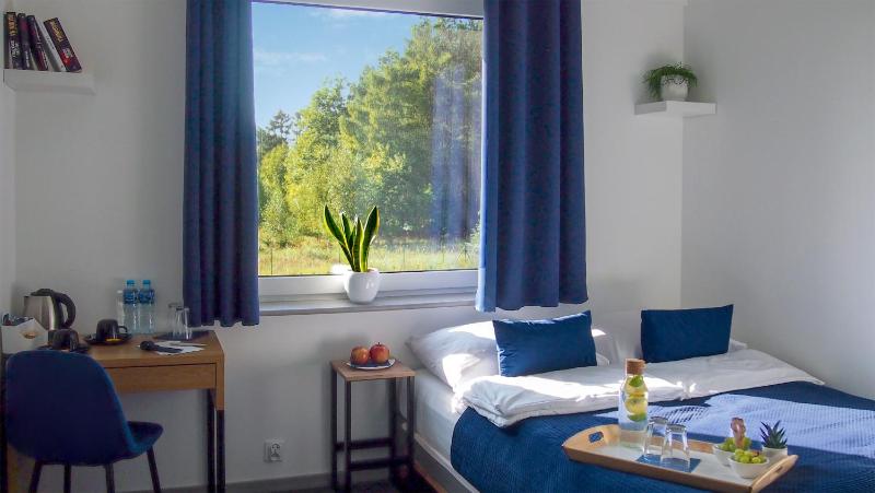 Small Twin Room image 2