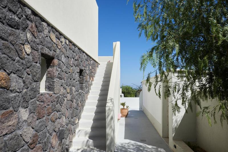 Adorno Oia - image 21
