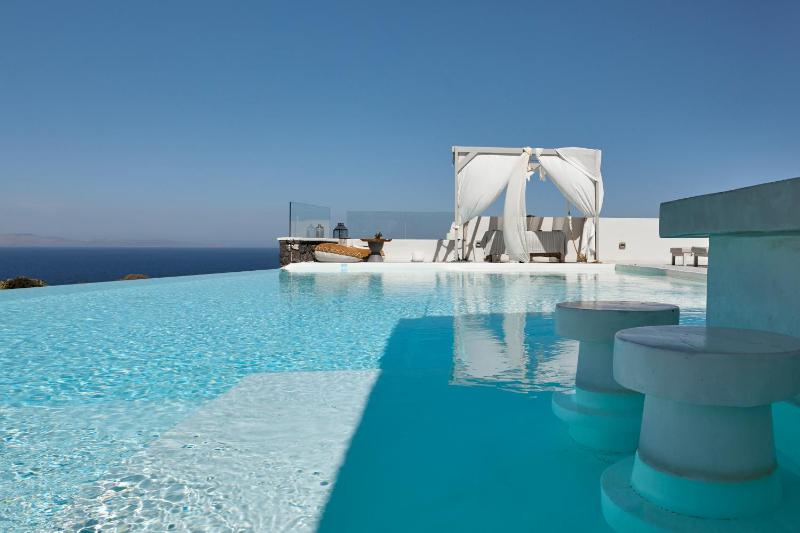 Adorno Oia - image 41