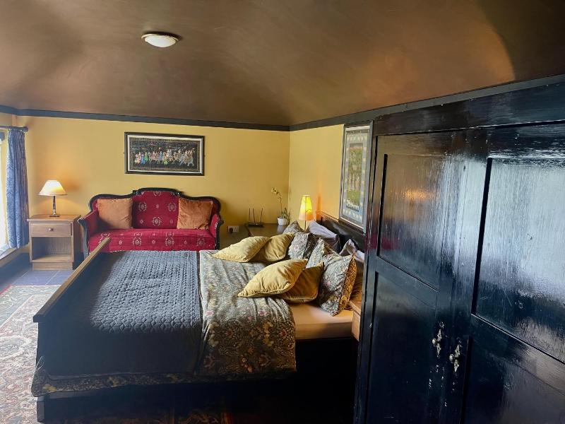Double Room image 1