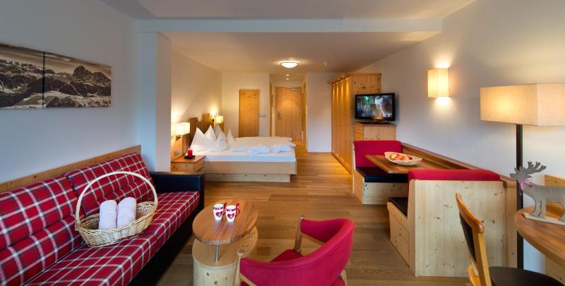 Comfort Double or Twin Room with Balcony image 1