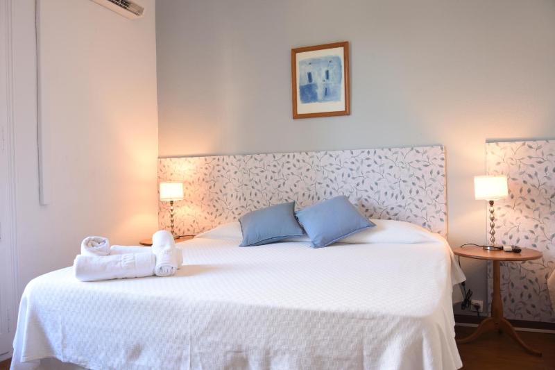 Double Room with Private Bathroom image 1