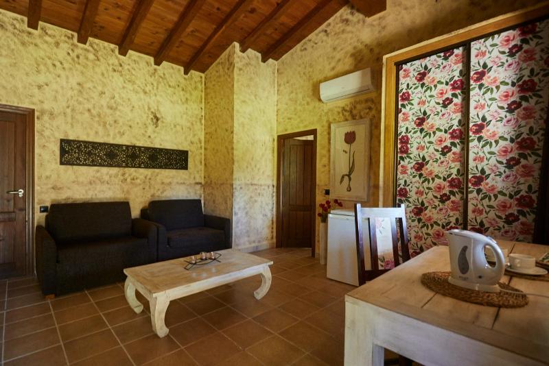 Junior Suite with Garden View image 3