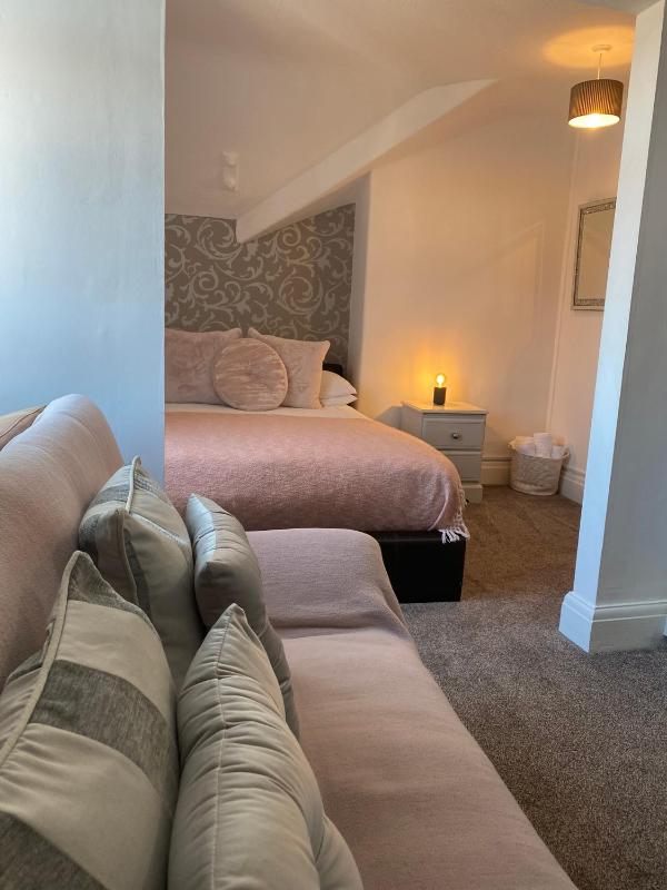 Deluxe Double Room image 4