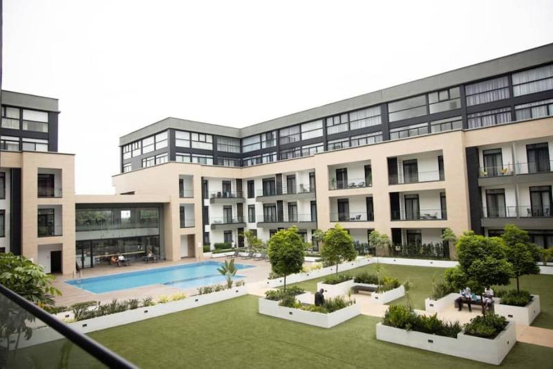 Classic Suite at Embassy Gardens W/pool view - image 15