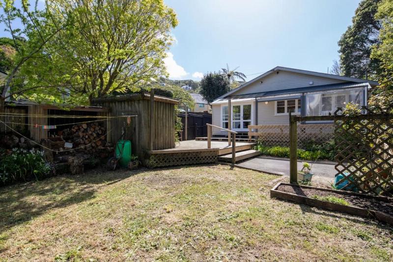 Charming Character Bungalow in Khandallah - image 2