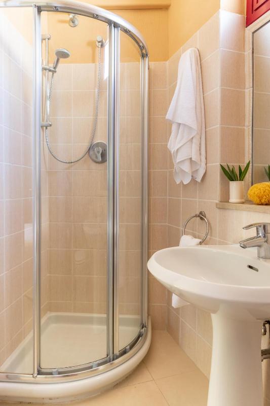 Studio Cottage (2 Adults) image 4