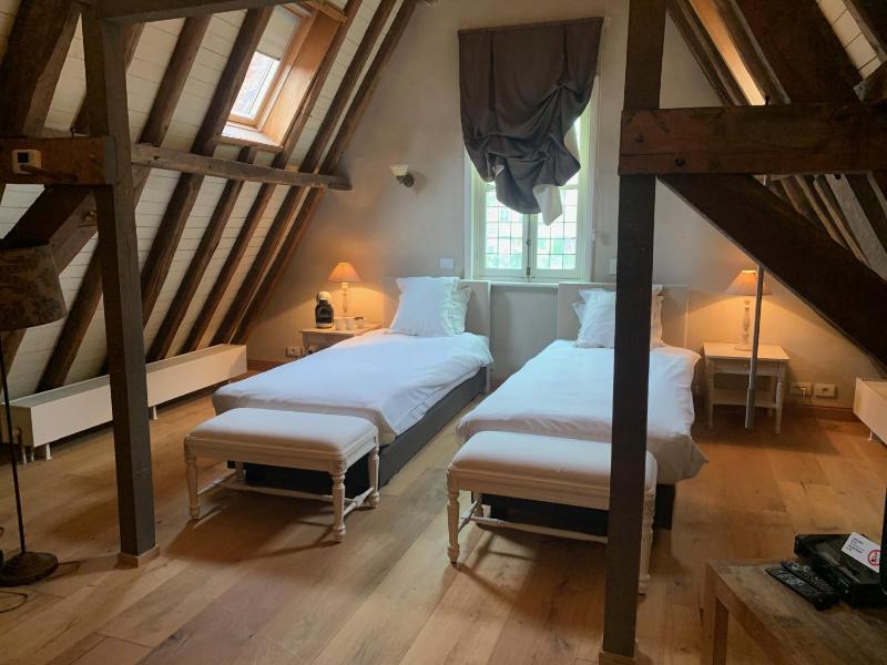 Double or Twin Room with City View image 3