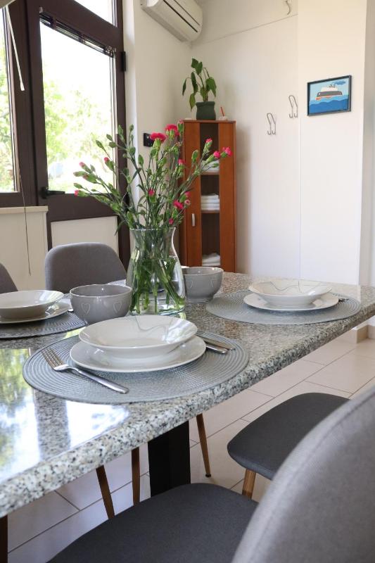 One-Bedroom Apartment with Terrace image 4