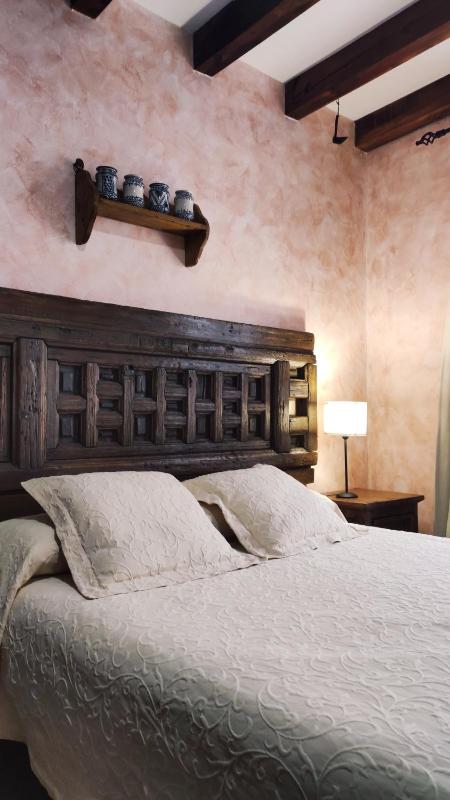 Standard Double Room image 4