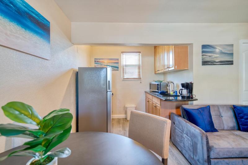 Camelot Beach Suites - image 32