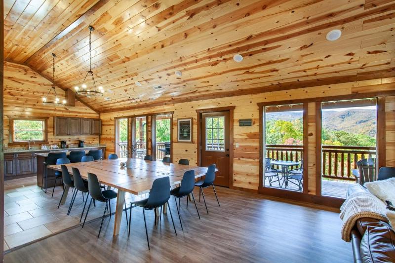Splash of Gatlinburg cabin - image 11