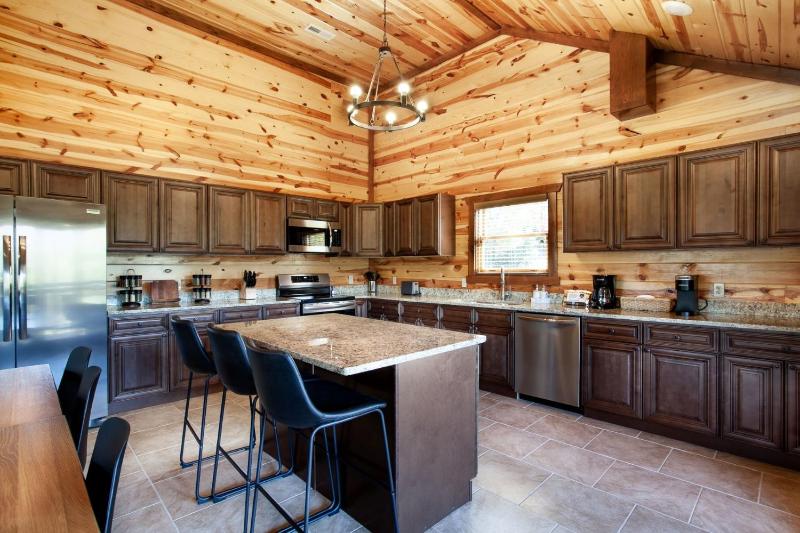 Splash of Gatlinburg cabin - image 17