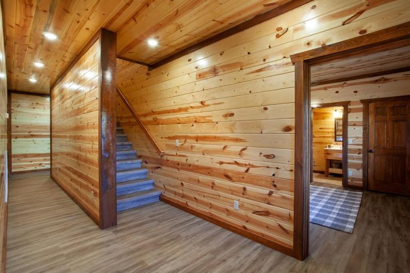 Splash of Gatlinburg cabin - image 13