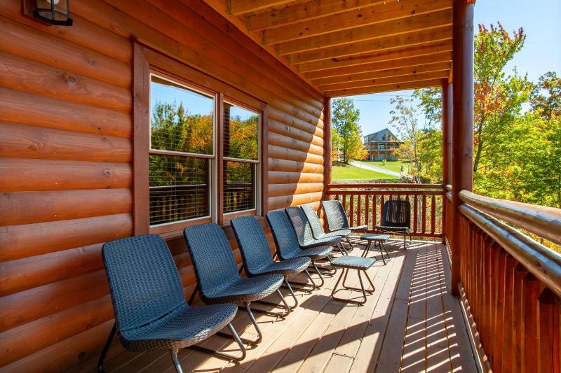 Splash of Gatlinburg cabin - image 20