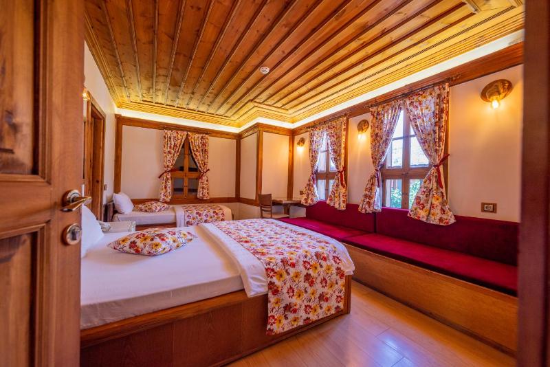 Triple Room image 1