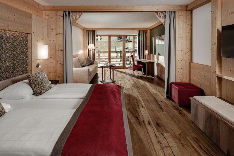 Standard Suite image 1