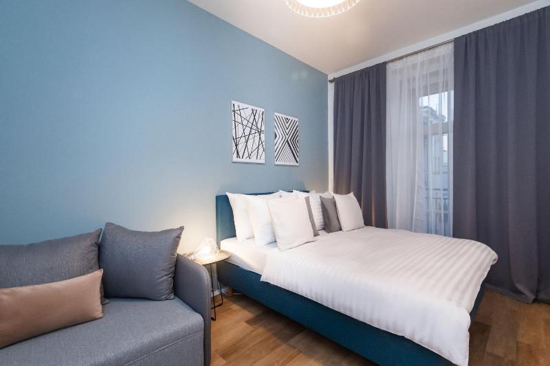 Deluxe One Bedroom Apartment image 4