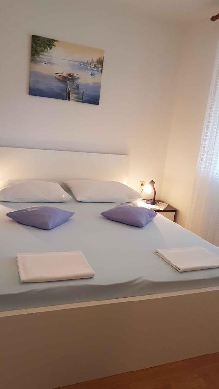 Apartment in Lopar with Two-Bedrooms 3 - image 4