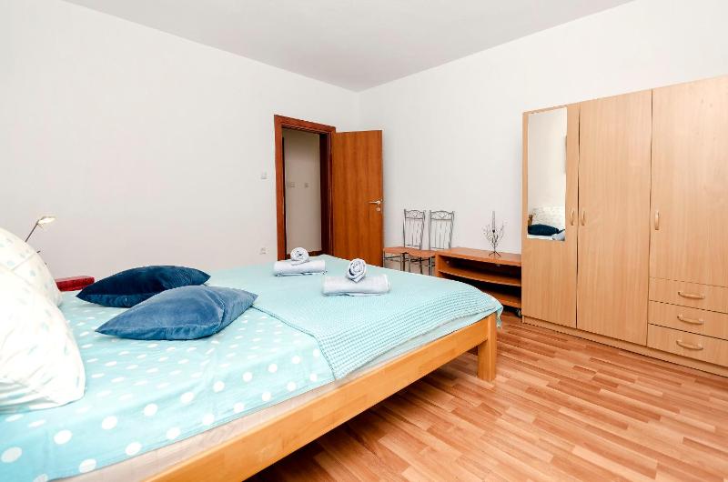 Apartment Orchid - image 13