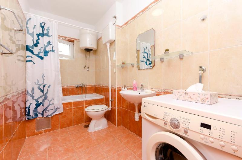 Apartment Orchid - image 16