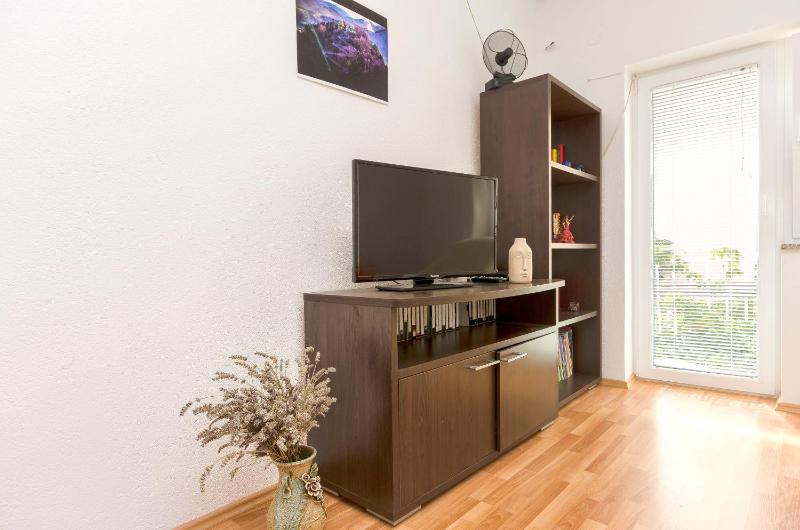 Apartment Orchid - image 17