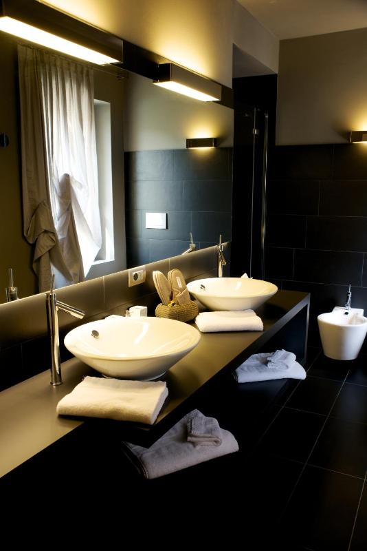 Standard Double Room image 1