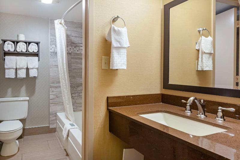 Double Room with Two Double Beds - Non Smoking image 2