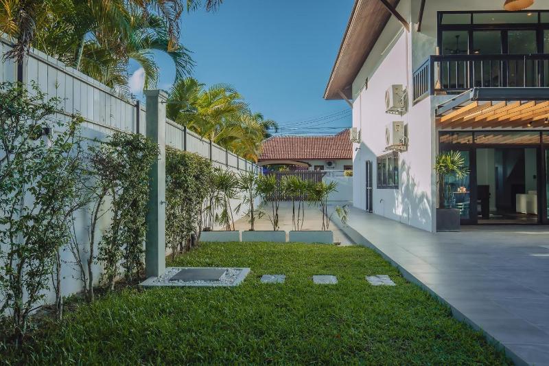 Eden Villa A Tropical Paradise Pool Villa - image 23